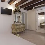 Casa Del Melograno Bed & Breakfast 3*