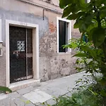 Casa Del Melograno