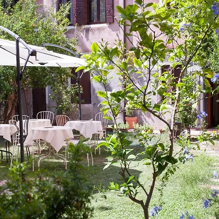 Casa Del Melograno 3* البندقية