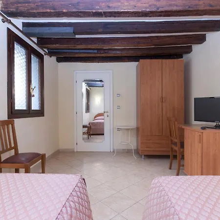 Casa Del Melograno 3* البندقية