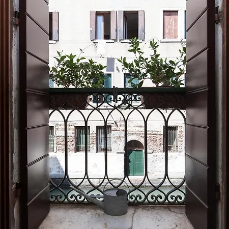 Alojamento de Acomodação e Pequeno-almoço Casa Del Melograno 3*