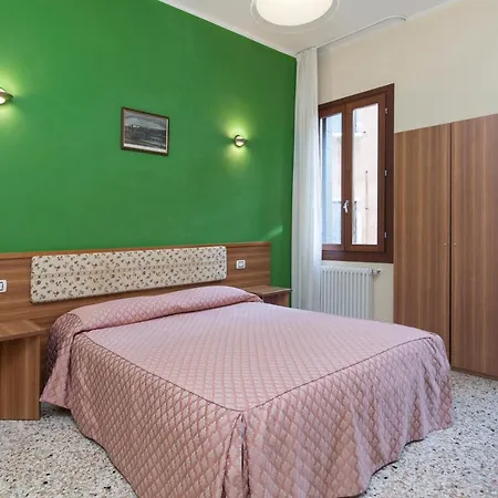 Casa Del Melograno Bed & Breakfast 3*