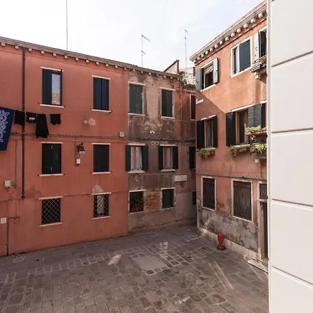 Casa Del Melograno Bed & Breakfast