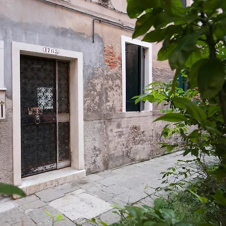 Casa Del Melograno