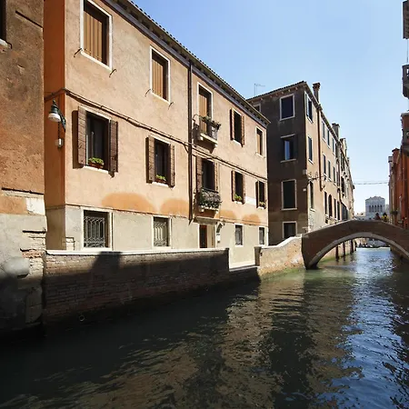 Bed & Breakfast Casa Del Melograno Venedig
