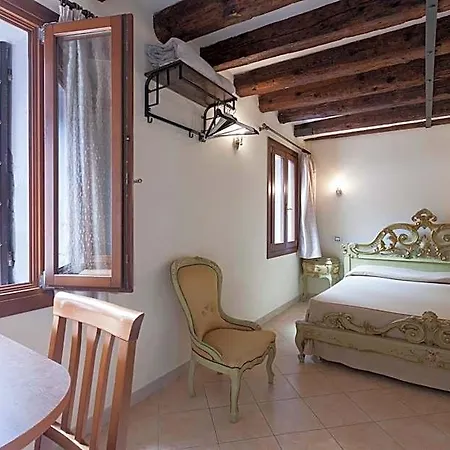 Casa Del Melograno Bed & Breakfast Venetië