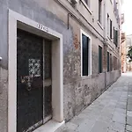 Casa Del Melograno Bed & Breakfast Venezia