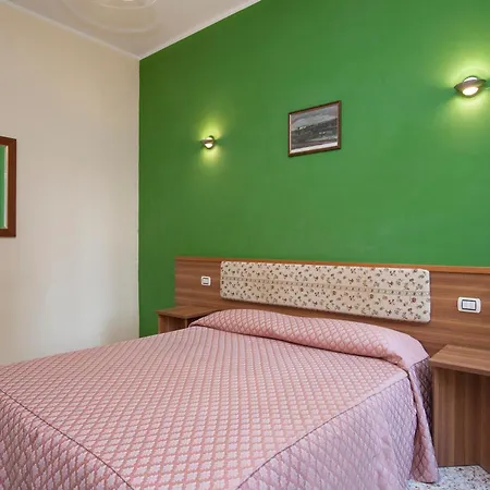 לינה וארוחת בוקר Casa Del Melograno 3*
